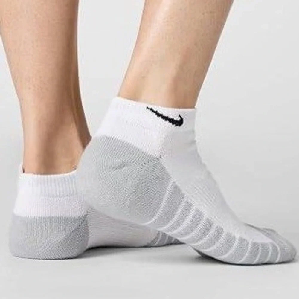 Nike Everyday Max Cushioned Training No-Show Socks 3 Pairs White Medium SX6964